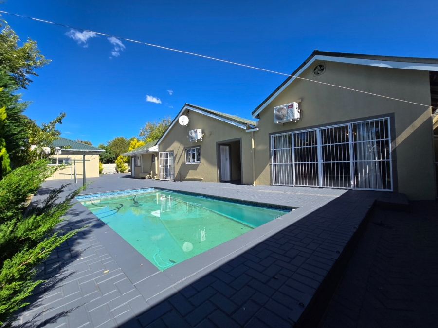 5 Bedroom Property for Sale in Heuwelsig Free State